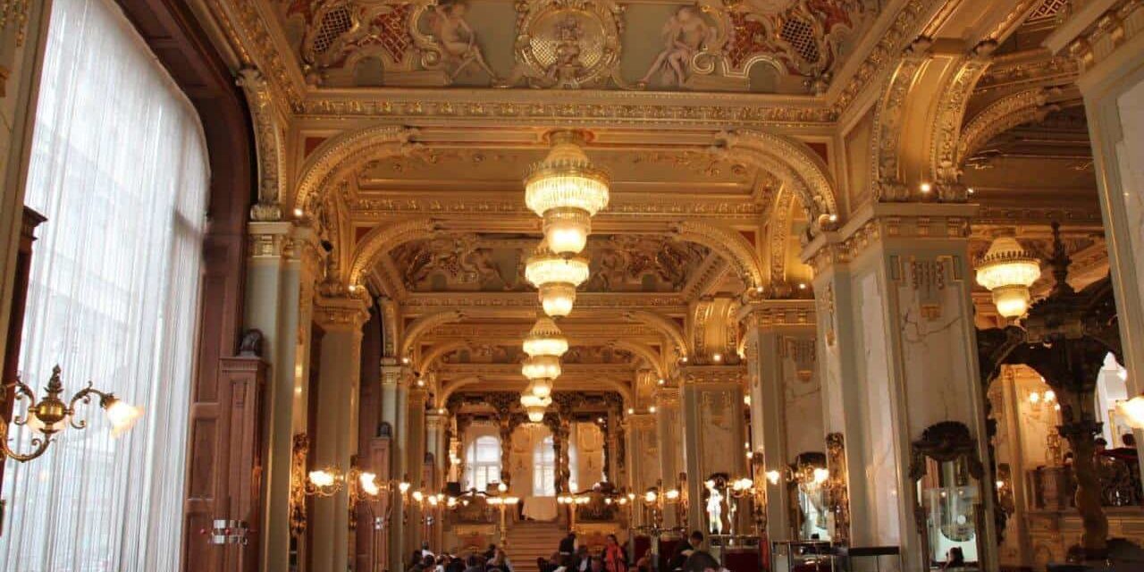 Kaffee und Kuchen in den schönsten Kaffeehäusern Budapests