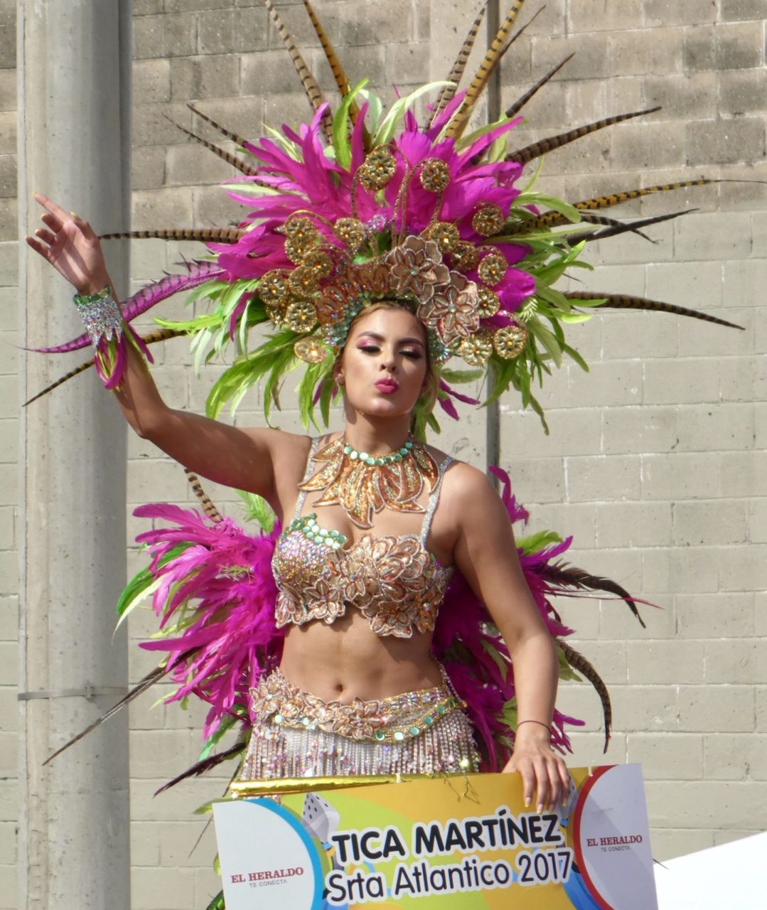 Seniorita Atlantico 2017 - Carnaval de Barranquilla Festliche geschmückte Schönheitskönigin